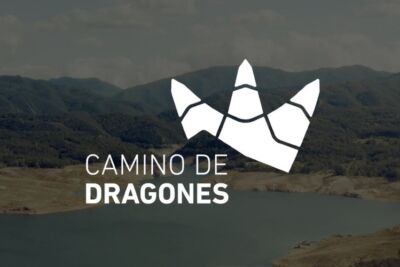 Logo Camino de Dragones: carrera en equipo de 330 km del Pirineo a Barcelona